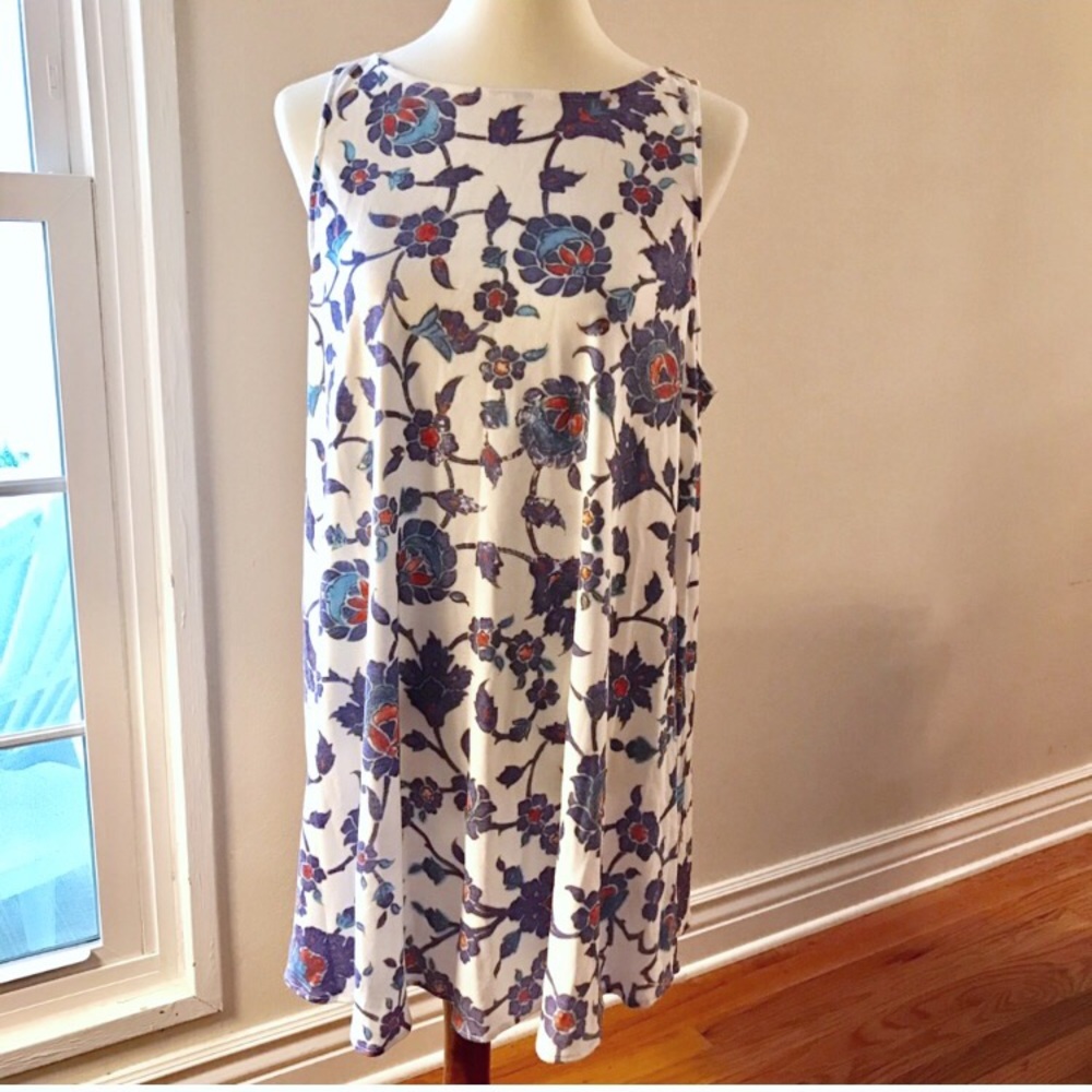 NWT WILDFOX Floral Dress L