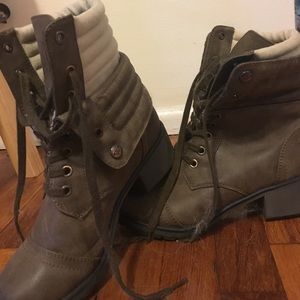Roxy boots