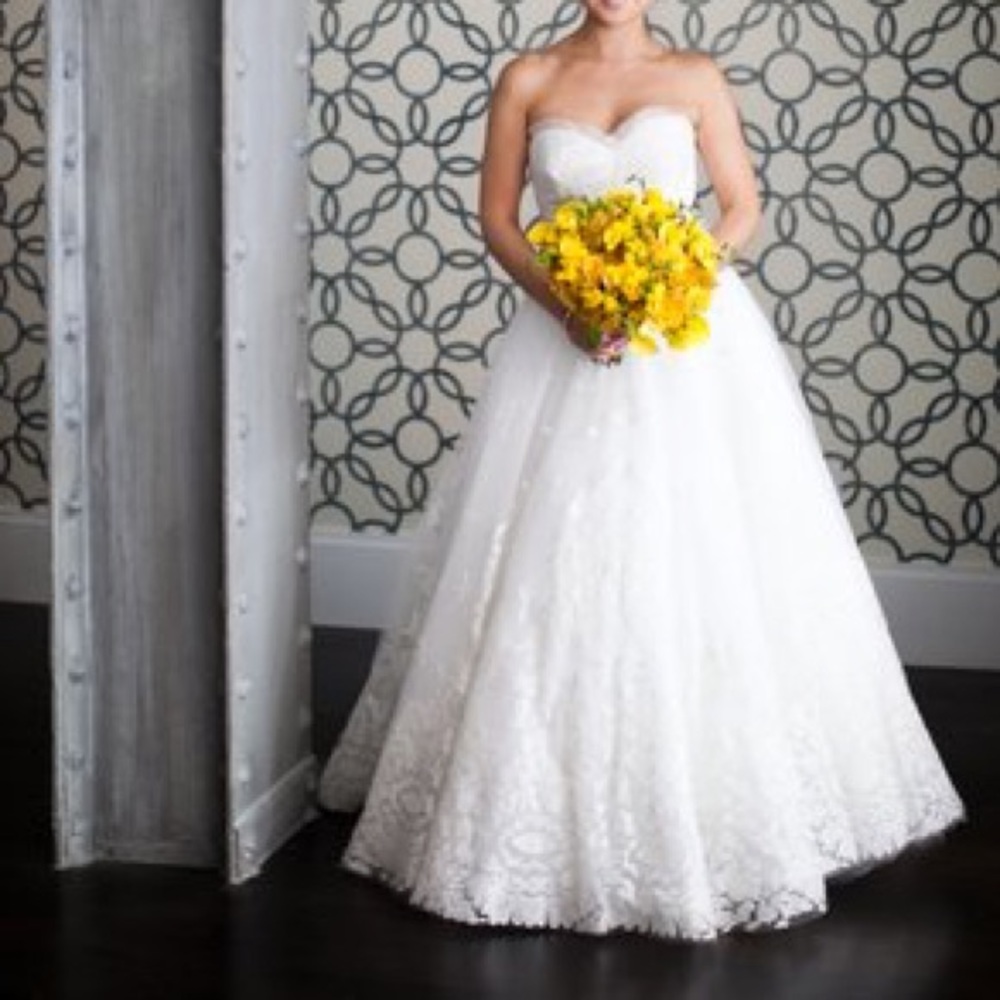 ❌Oscar de la Renta 12e04 wedding dress size 4❌ - Picture 2 of 8