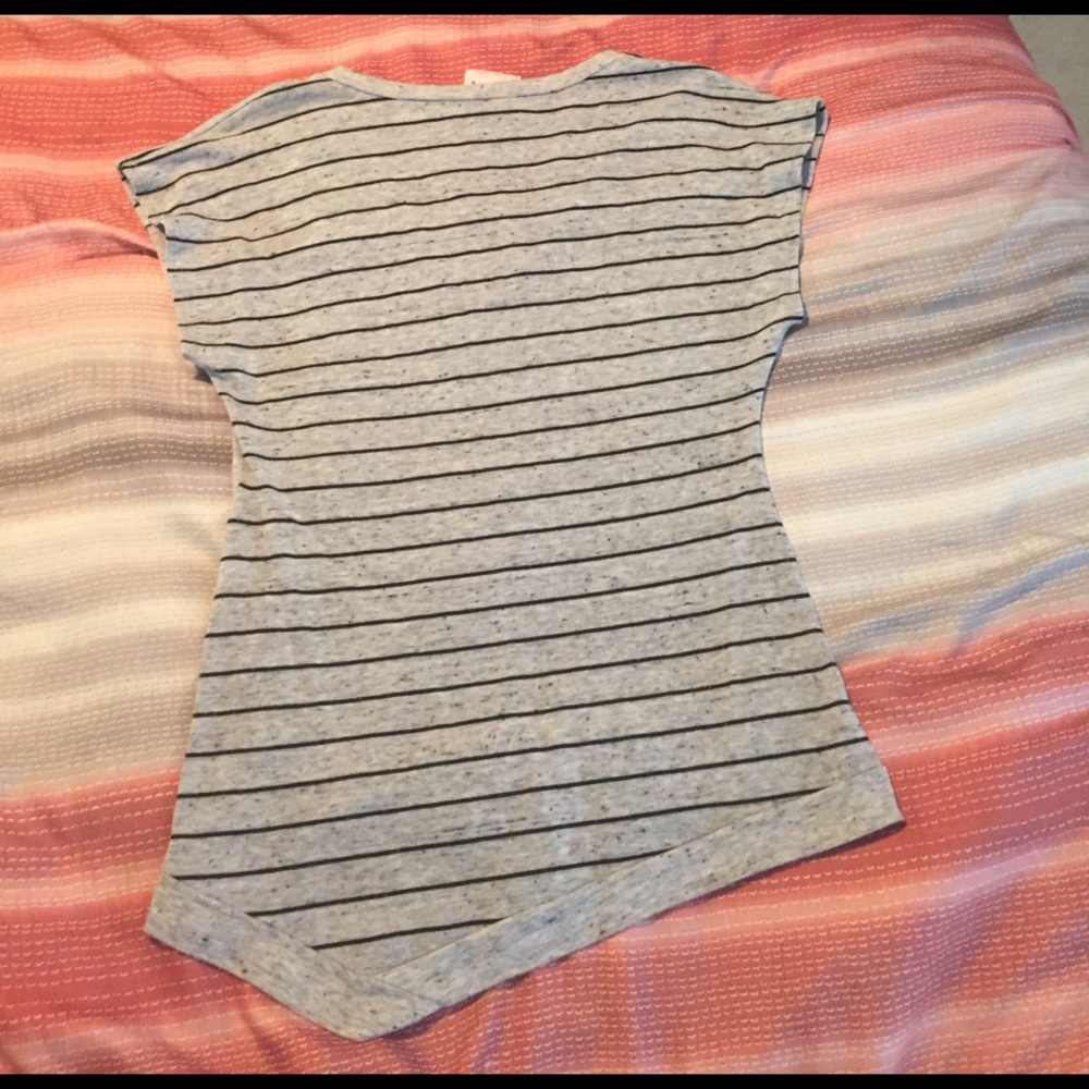 Asymmetrical tee - Picture 2 of 2
