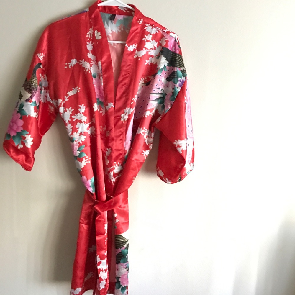 Avidlove kimono.