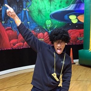 Meet your Posher, Magdiel