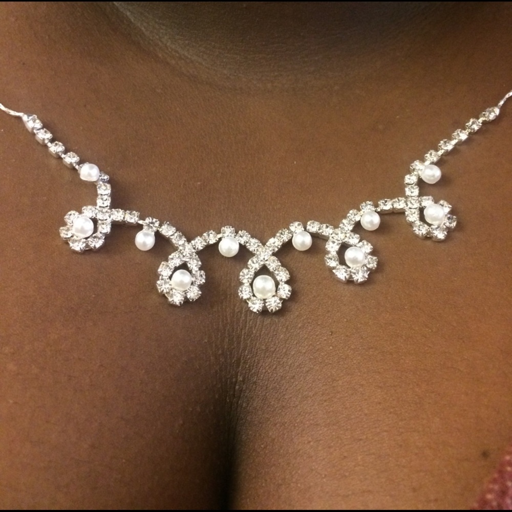 Beautiful Davids bridal necklace.