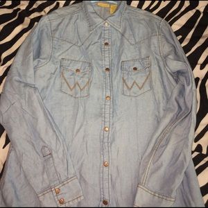 Ladies Wrangler Light blue button up shirt Large