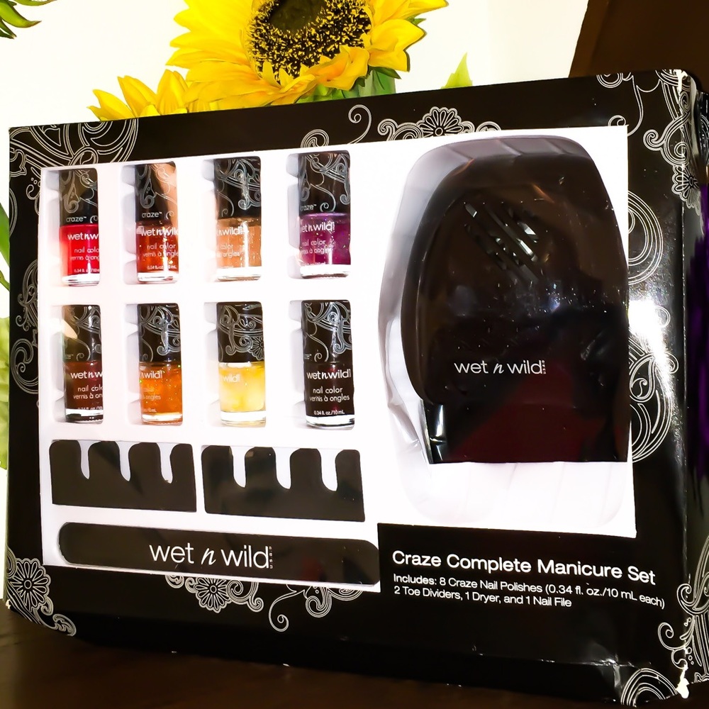 Wet n Wild nail set