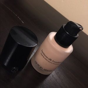 Giorgio Armani Luminous Silk- 4.25