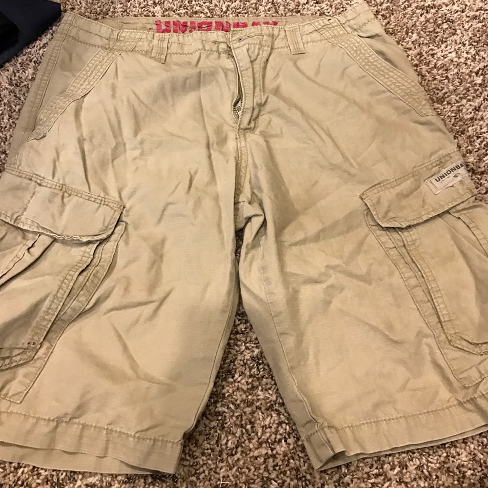 Mens Carbon Cargo Shorts Khaki!