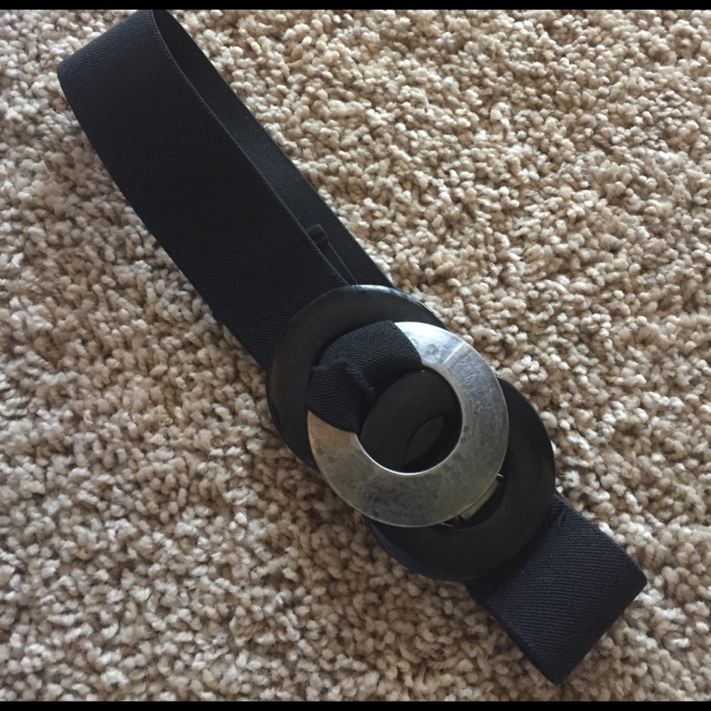 Stretchy black dress belt