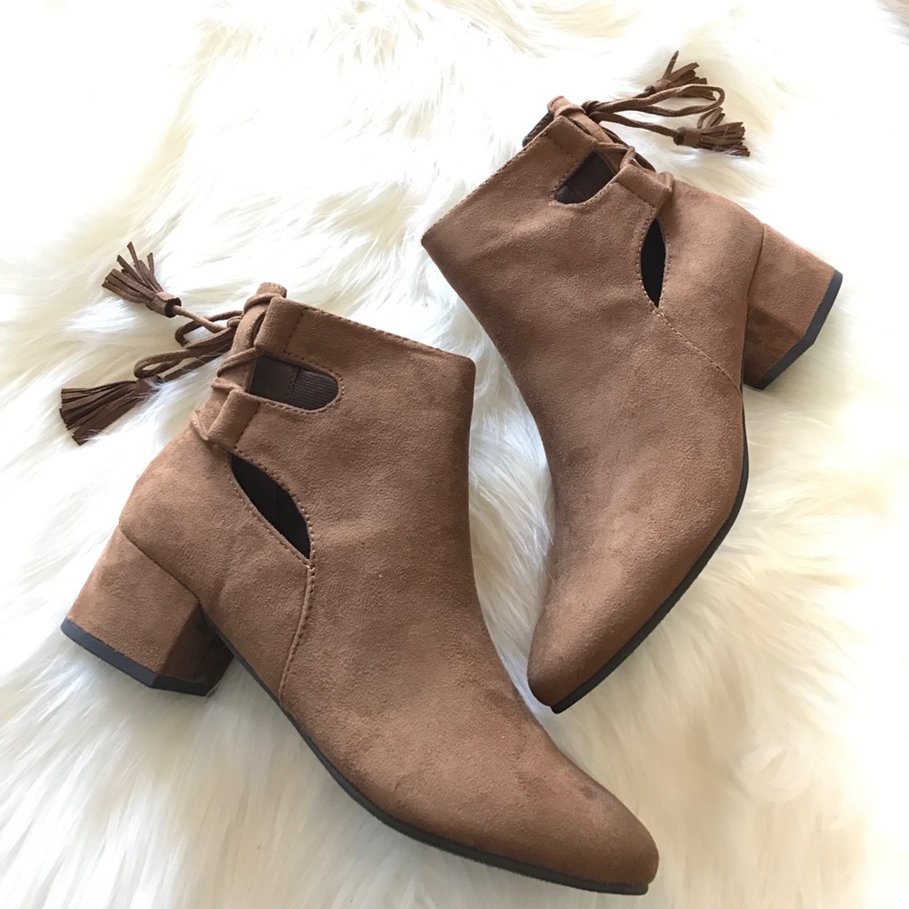 Finge Tassel Suede Ankle Booties