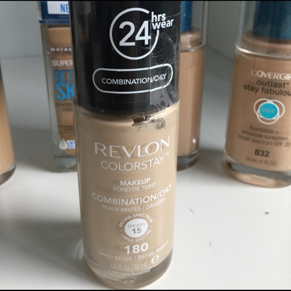Revlon Colorstay Foundation (combination/oily)