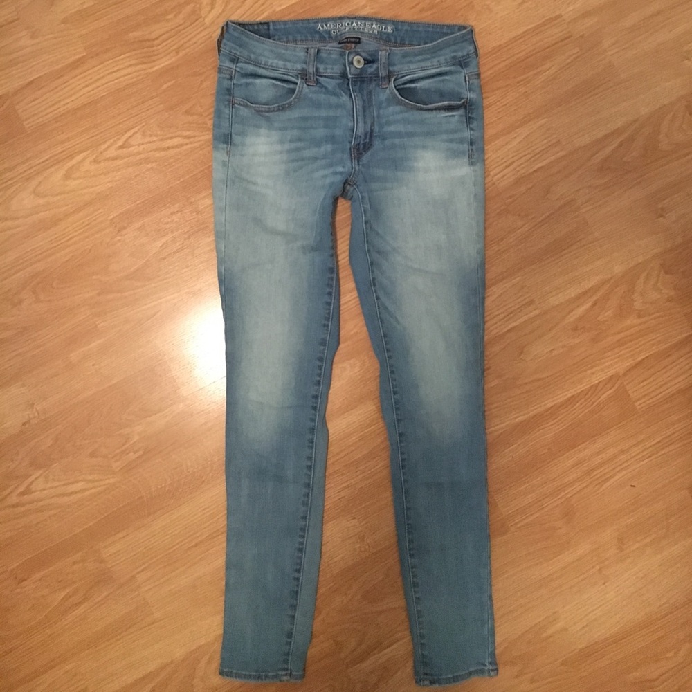 Light wash American Eagle jeans