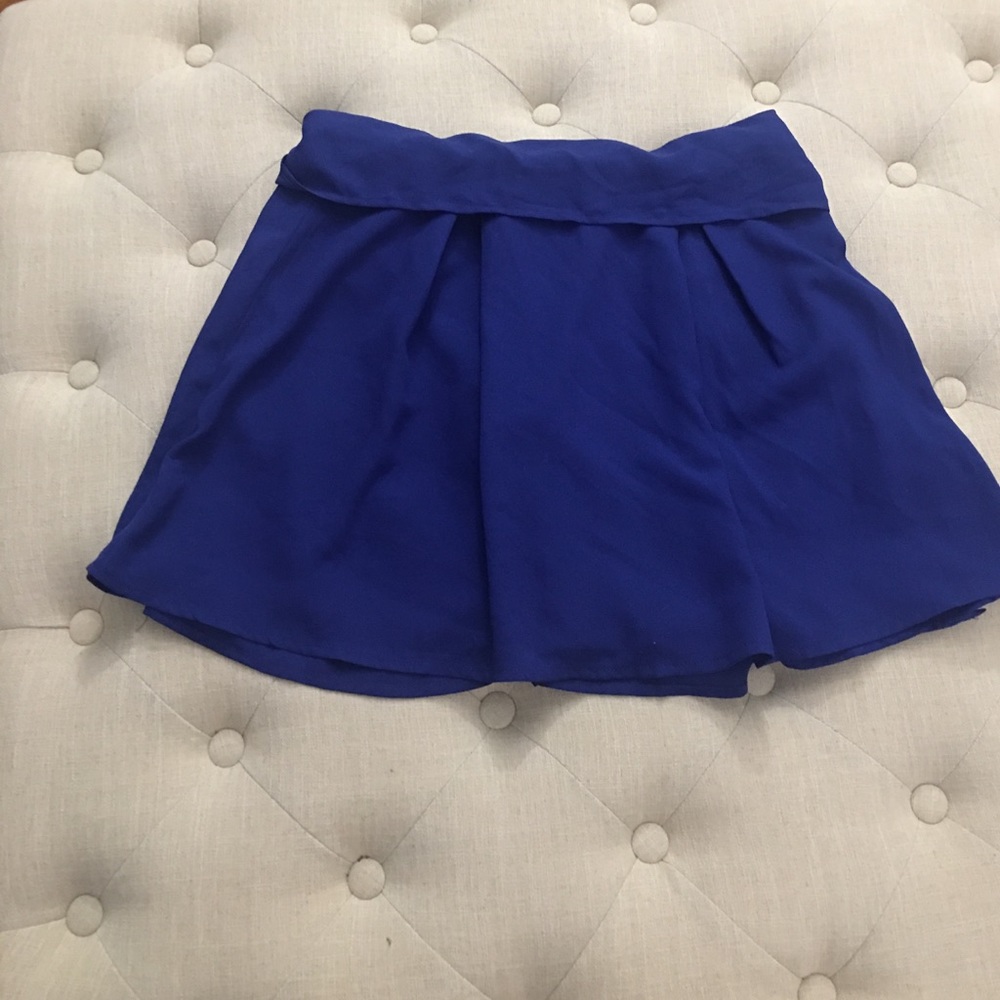 Flowy royal blue mini skirt!
