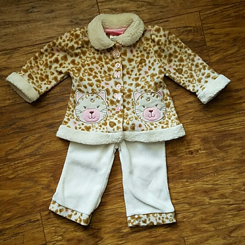 Cat pant suit