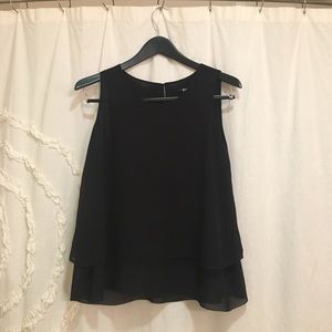 Uniqlo Black Sleeveless Chiffon Blouse 🖤