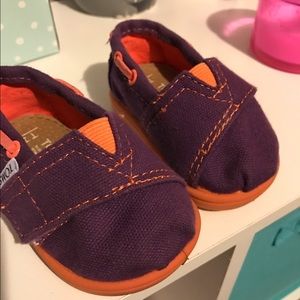 toddler toms
