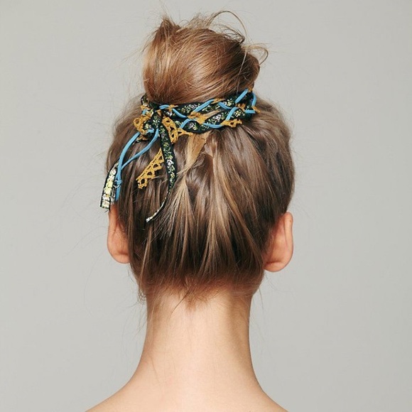 American Eagle Outfitters Accessories Free With Purchase Hair