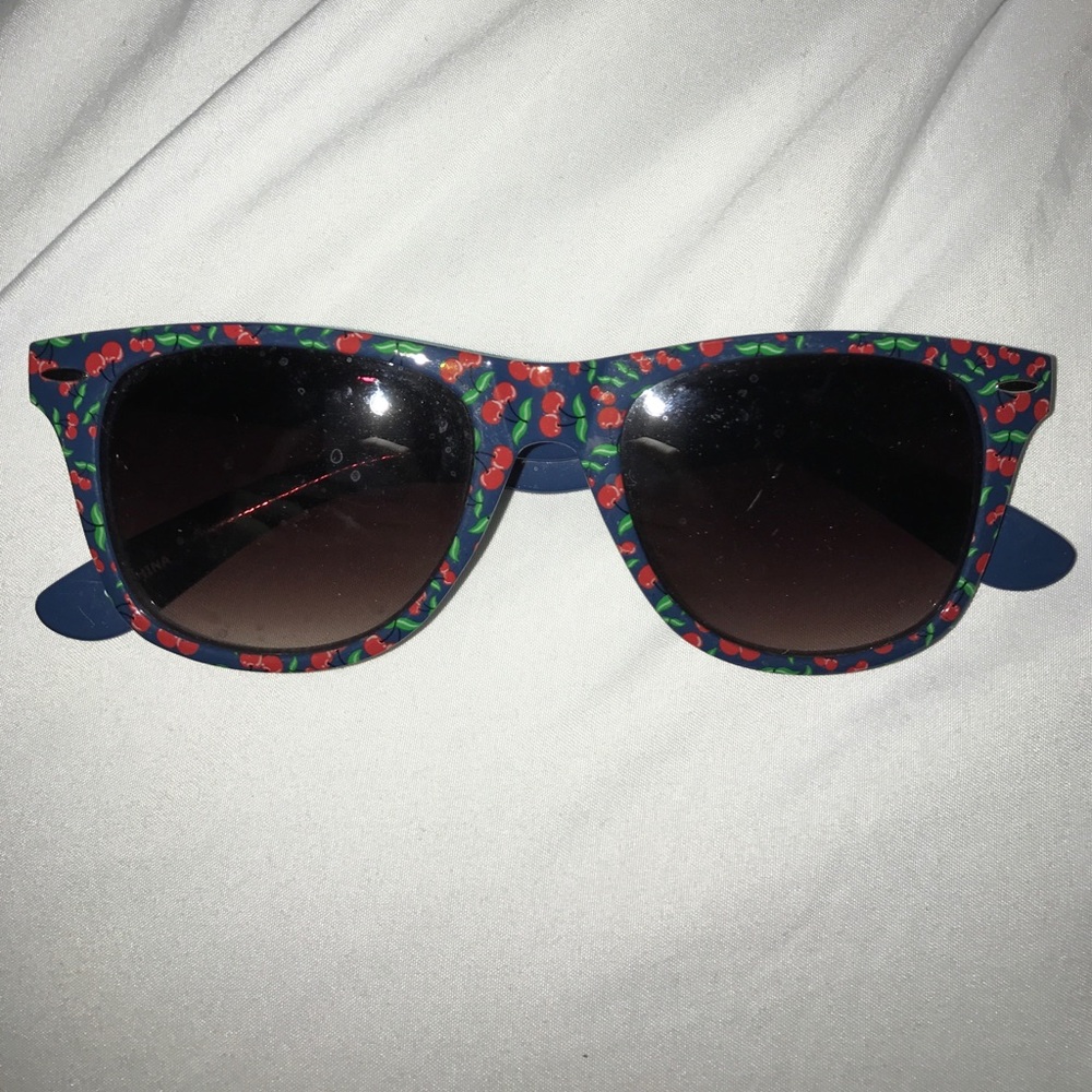 Cherry Subglasses