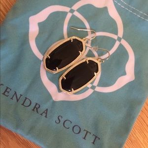 Black Kendra Scott Elle earrings