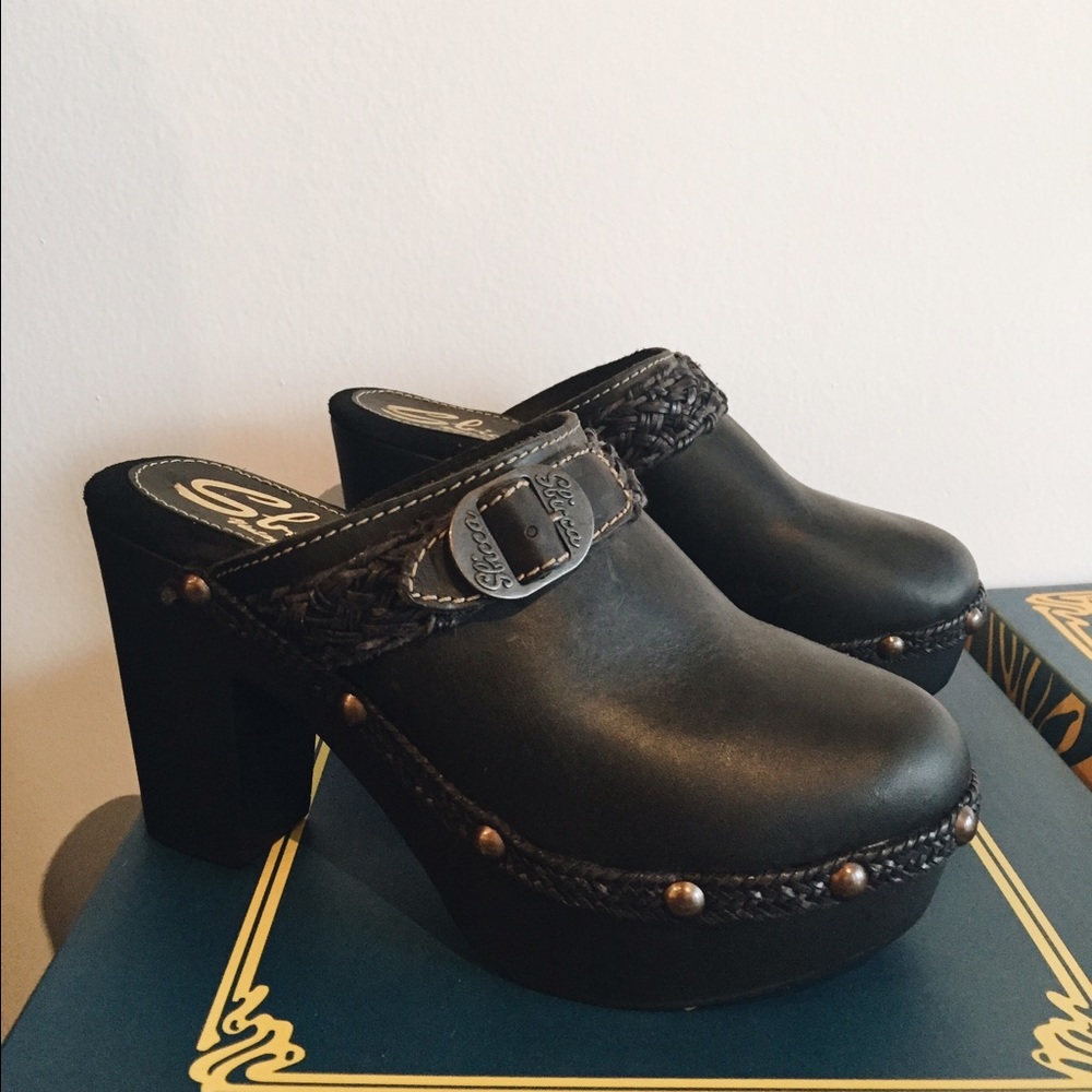 Sbicca clogs with heel