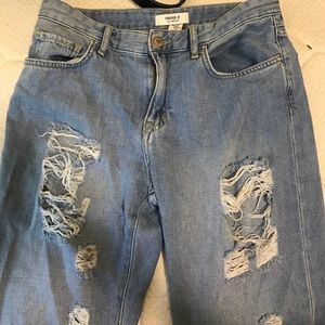 Ripped Boyfriend Jeans