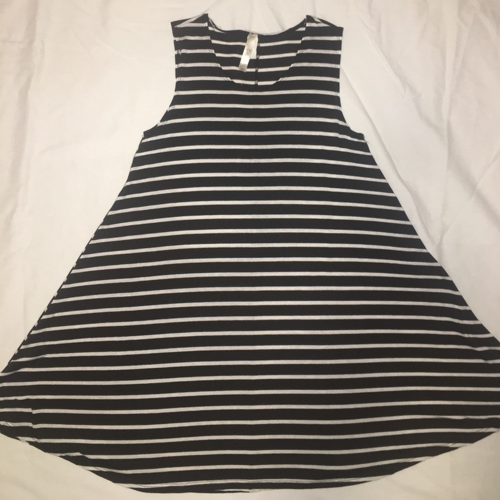 Sold Black & white dress (L)