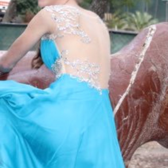 Prom dress!!! - Picture 2 of 4