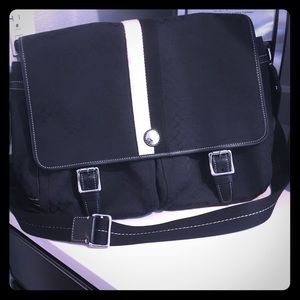 Authentic Coach cross body/ messenger bag