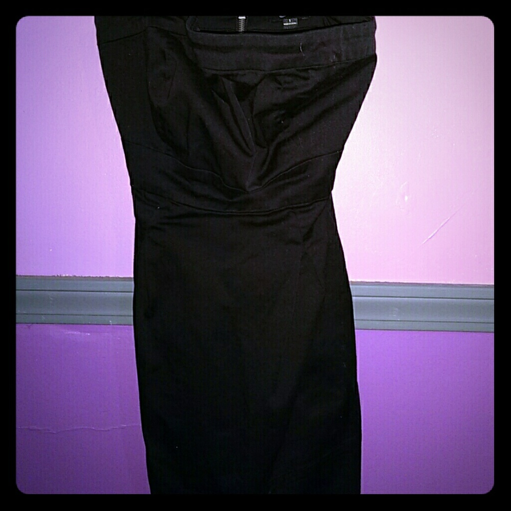 Little black dress with POCKETS!