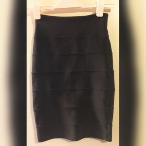 Charlotte Russe XS Grey Gold Zipper Pencil Skirt