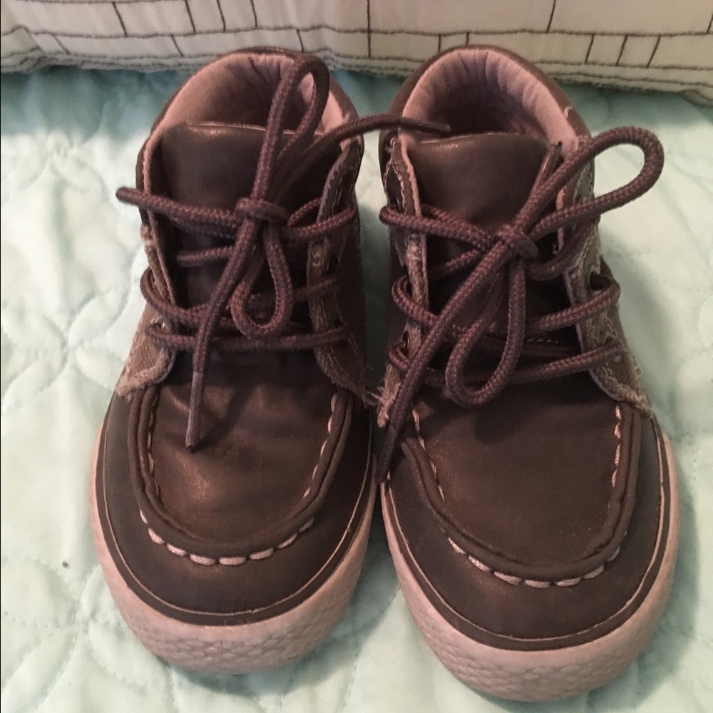 Boys shoes