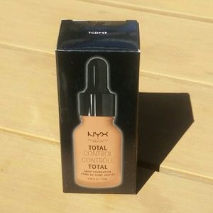 NYX Total Control Drop Foundation #17 CAPPUCCINO
