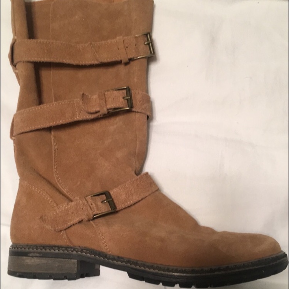 Boots - Picture 2 of 4