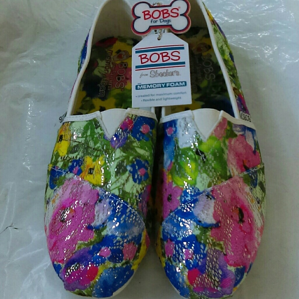 NWOT NEW BOB'S SKECHERS FLORAL SHOES!!!