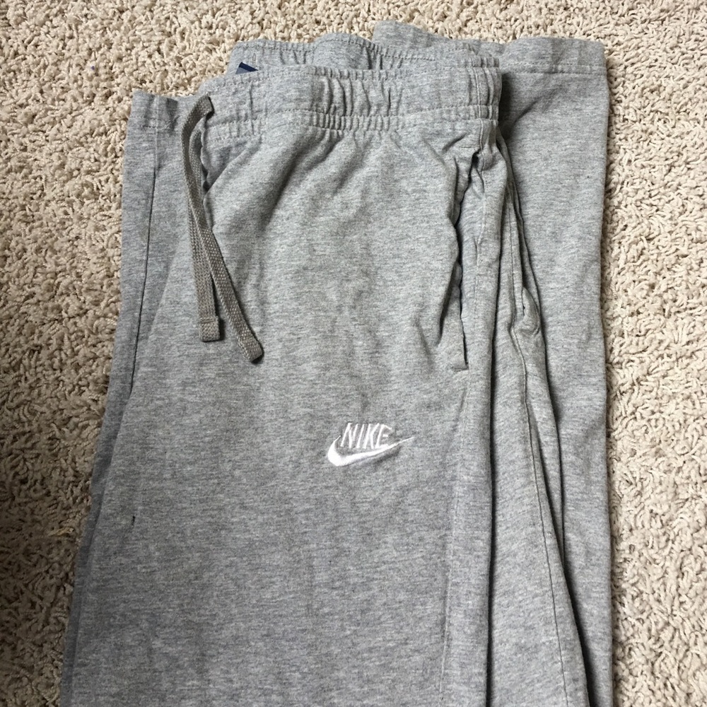 Nike Sweats ( Men's or women )