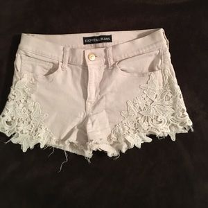 Floral lace accented short shorts