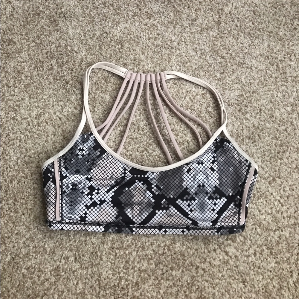 Lululemon sports bra