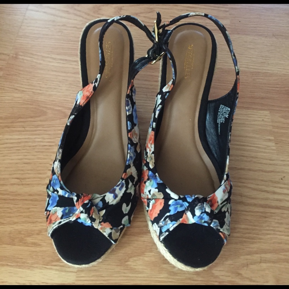Floral Seychelles wedges