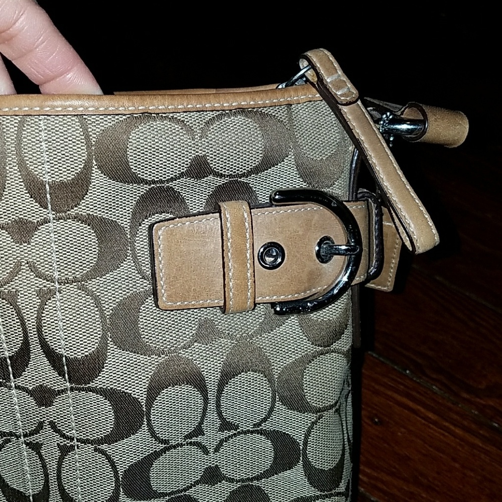 COACH purse - Picture 2 of 4