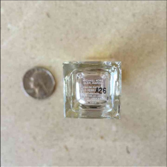 🌺 Michael Kors GLAM Jasmine MINI Eau de Parfum 🌺 - Picture 3 of 4