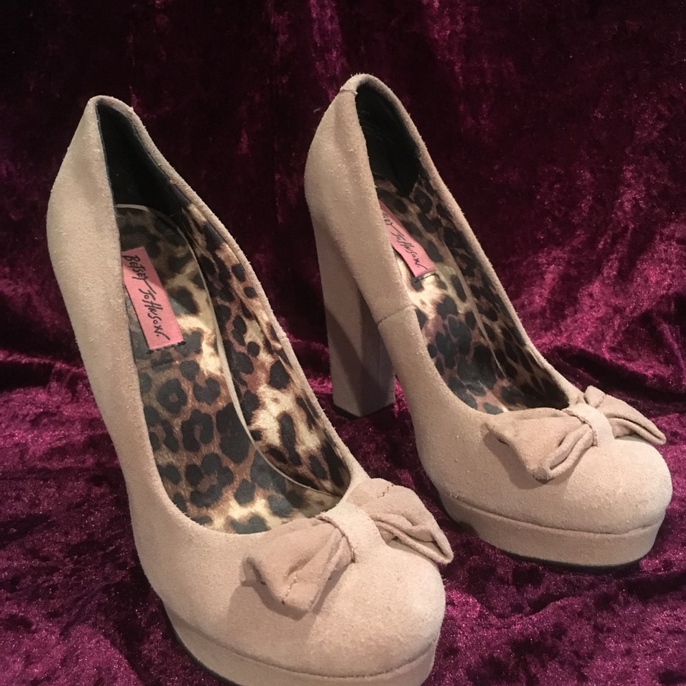 Betsy Johnson Pink Suede platform heels