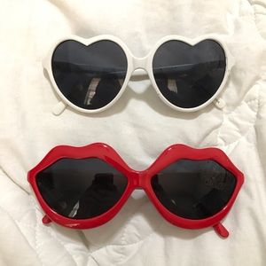 Lot of two plastic sunglasses