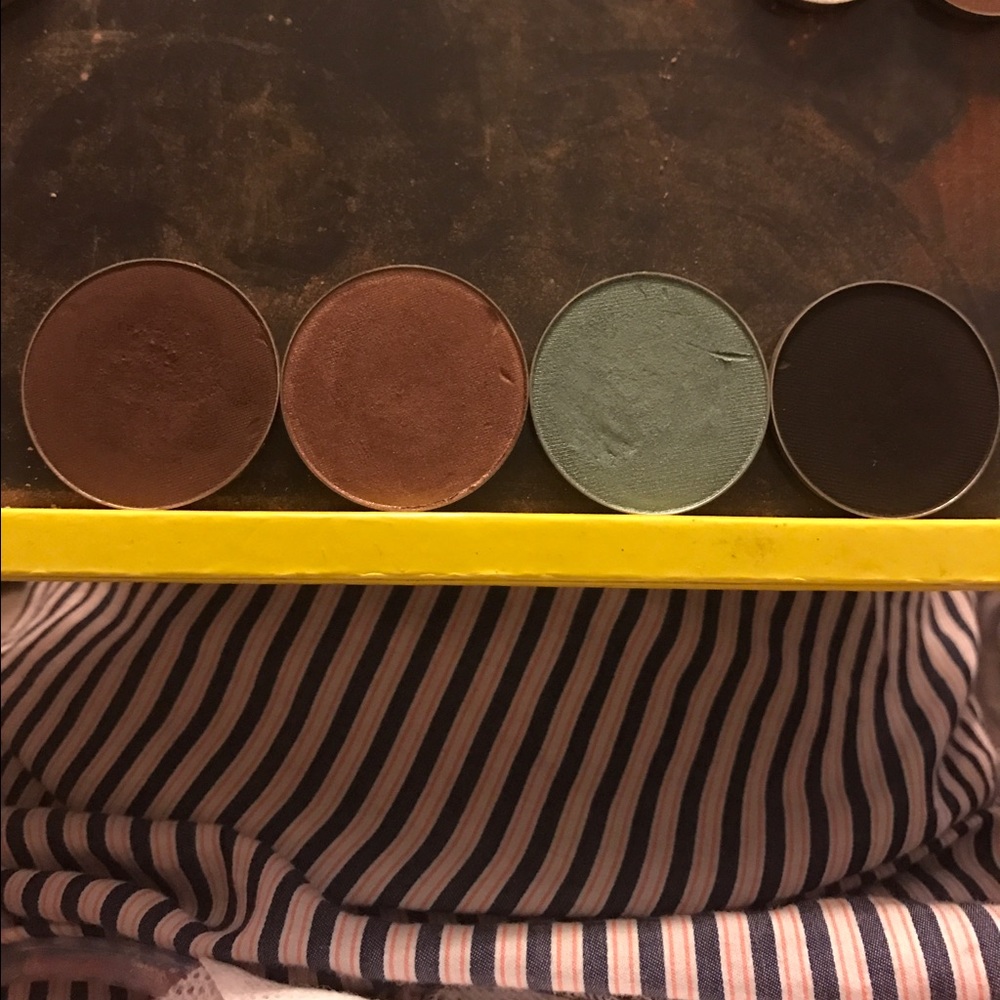Stila large eyeshadow pan