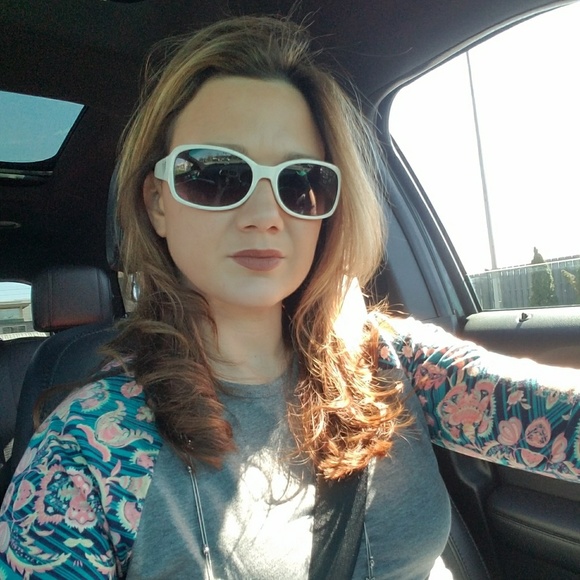 Meet your Posher, Chrissie - Picture 2 of 2