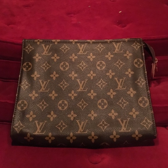 Louis Vuitton - Picture 4 of 4