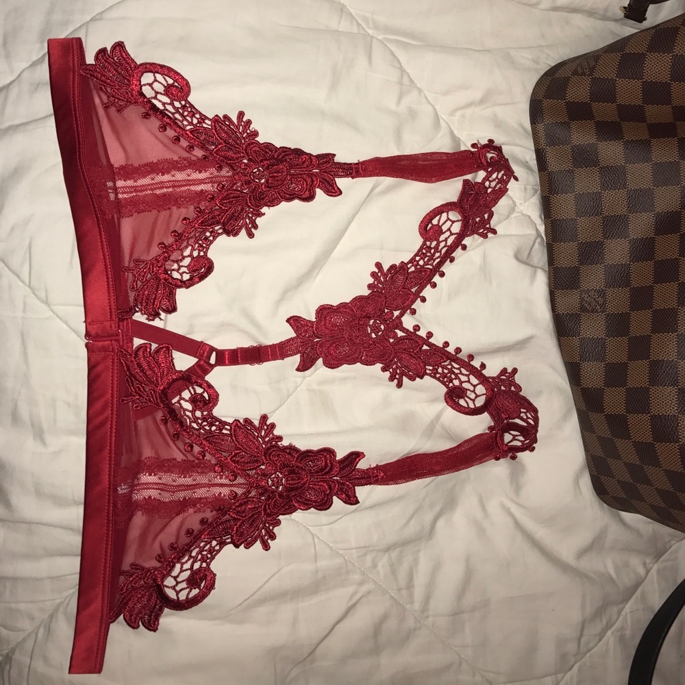 Red lace mesh bralette 🌹