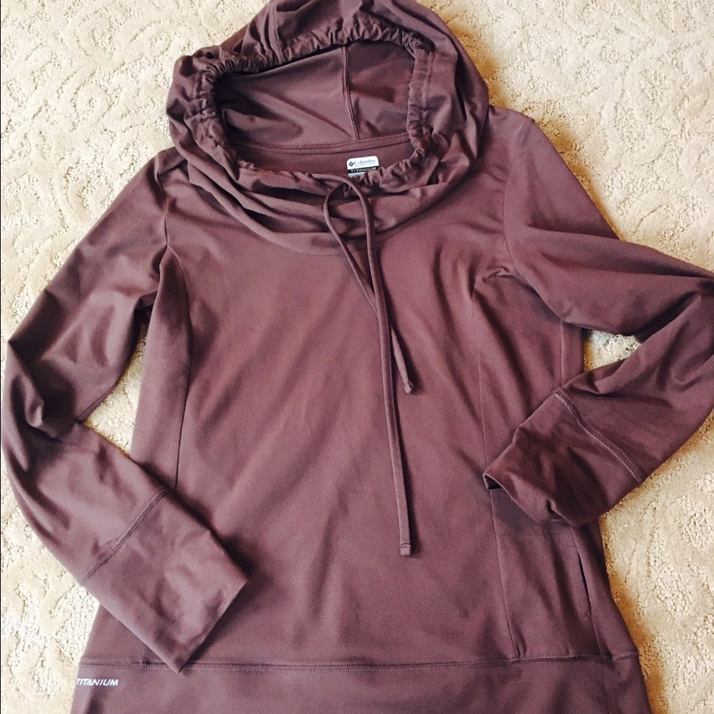 Columbia fitness top