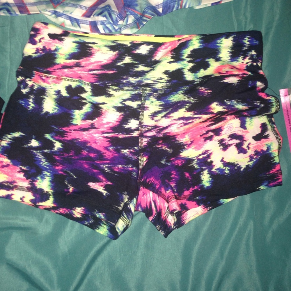 Workout clothes bundle! - Picture 2 of 4