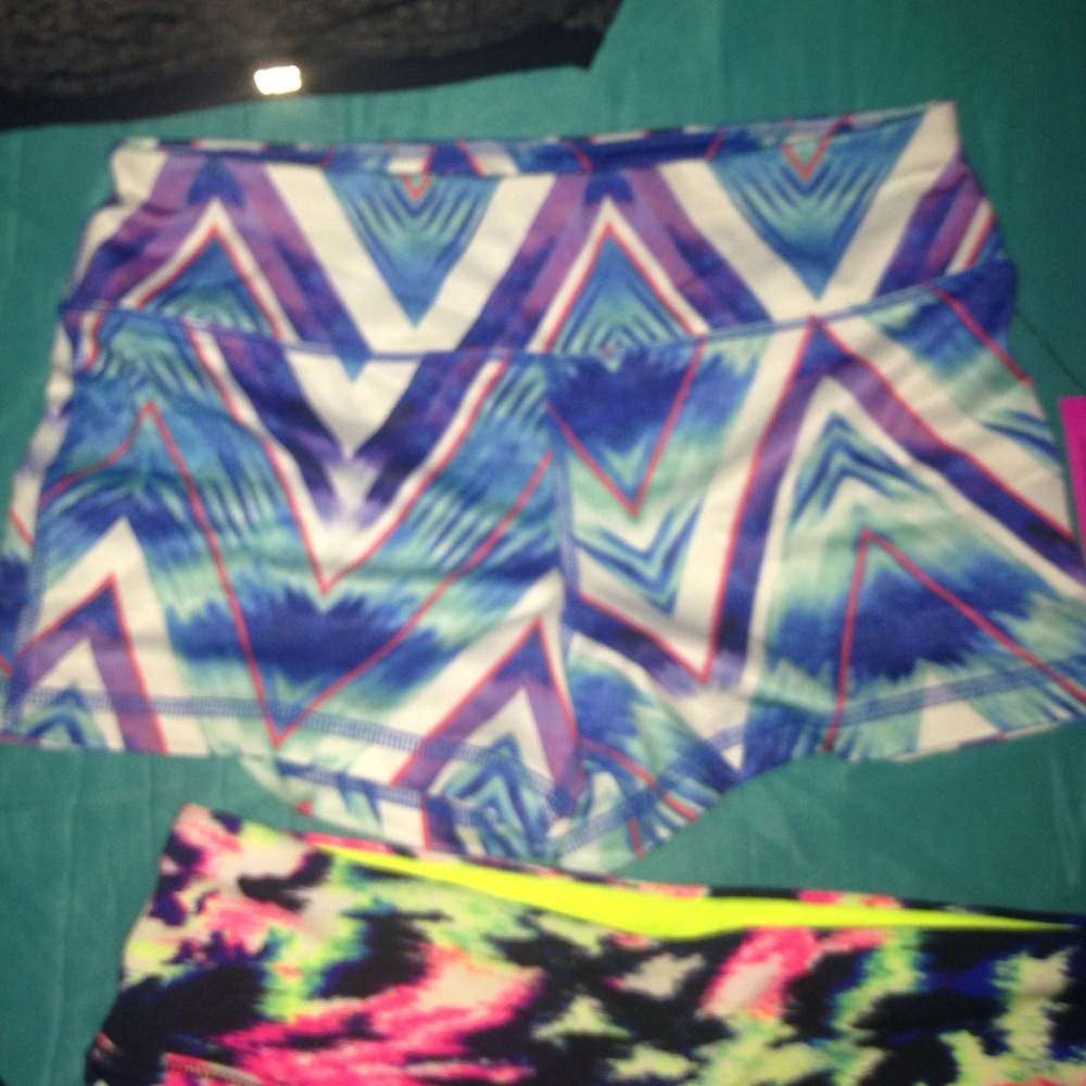 Workout clothes bundle! - Picture 3 of 4