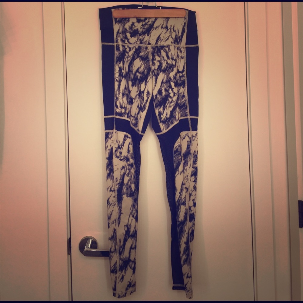 LULULEMON size 10.
