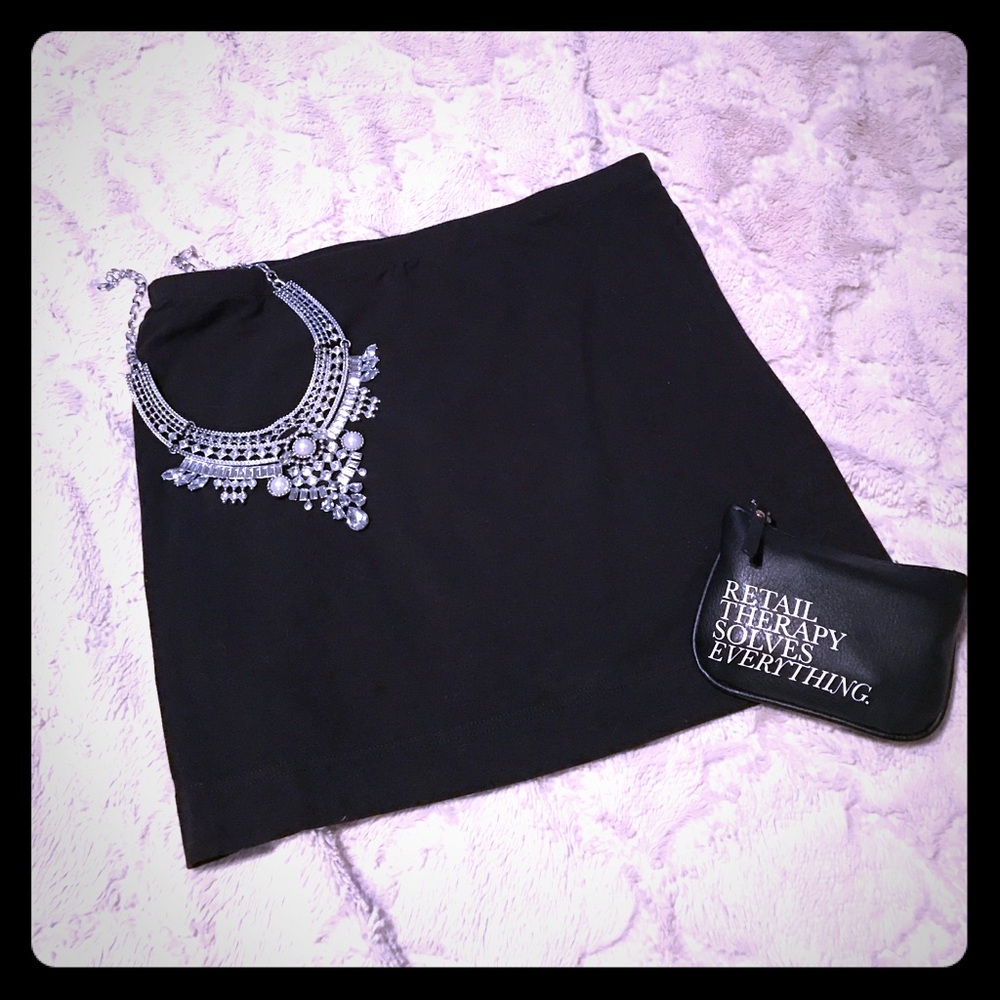 Stretchy black mini skirt